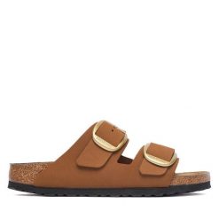 Klapki Birkenstock. Brązowe klapki Birkenstock, bez wzorów, bez obcasa, bez zapięcia. Za 674.99 zł.
