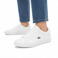 Buty damskie sportowe do chodzenia Lacoste LEROND BL 21 1 CUJ. Białe buty treningowe Lacoste, bez wzorów, z jeansu, bez zapięcia, tenisowe. Za 349.00 zł.