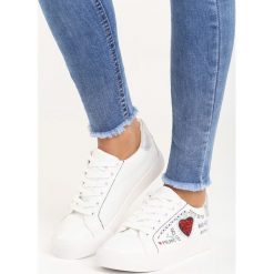 Białe Trampki Go On. Buty sportowe lifestyle marki Born2be. Za 49.99 zł.