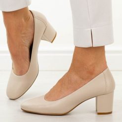 Cieliste czółenka damskie na obcasie Sergio Leone Pb419. Czółenka Sergio Leone, na jesień, bez wzorów, z jeansu, biznesowe, z okrągłym noskiem, bez obcasa, na obcasie, bez zapięcia. W wyprzedaży za 152.10 zł.