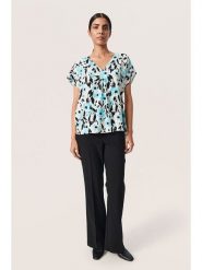 Soaked in Luxury Bluzka w kolorze turkusowo-białym rozmiar: XXL. Białe bluzki Soaked in Luxury, s, bez wzorów, z wiskozy, klasyczne, bez kołnierzyka, bez ramiączek. Za 100.75 zł.