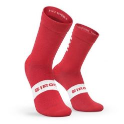 Skarpetki rowerowe unisex S1 Black Kapelmuur. Czerwone skarpetki SIROKO, bez wzorów, z nylonu. Za 67.00 zł.