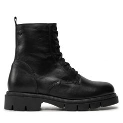 Botki Tamaris. Czarne botki Tamaris, bez wzorów, bez obcasa, na płaskiej podeszwie, bez zapięcia. Za 269.99 zł.