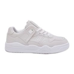 Buty Sportowe Sneakersy Damskie Z Eko Skóry Białe. Białe buty treningowe bez wzorów, ze skóry, bez zapięcia. Za 170.48 zł.