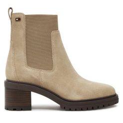 Sztyblety Tommy Hilfiger. Brązowe botki Tommy Hilfiger, bez wzorów, bez obcasa, na słupku, bez zapięcia. Za 449.99 zł.