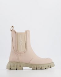 BEŻOWE SZTYBLETY 00363305 BEIGE. Brązowe botki Venezia, bez wzorów, ze skóry, bez obcasa, bez zapięcia. Za 189.00 zł.