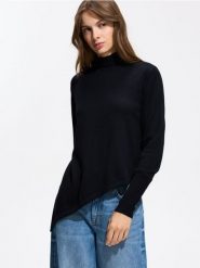 Sweter z asymetrycznym dołem - czarny. Czarne swetry Reserved, l, bez wzorów, z dzianiny, bez ramiączek. Za 109.99 zł.