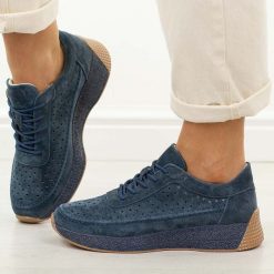 Granatowe pikowane skórzane półbuty damskie Sergio Leone sp013. Niebieskie półbuty wsuwane Sergio Leone, na jesień, bez wzorów, z jeansu, casualowe, z okrągłym noskiem, bez obcasa, na płaskiej podeszwie. Za 209.00 zł.