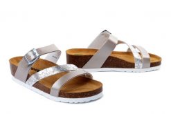 DR. BRINKMANN 700569-23 bronze, klapki damskie. Brązowe klapki Dr. Brinkmann, bez wzorów, bez obcasa, na koturnie, bez zapięcia. Za 204.90 zł.