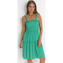 Zielona Sukienka z Wiskozy Emeric. Zielone sukienki Born2be, s, bez wzorów, z wiskozy, bez kołnierzyka, bez ramiączek, mini. W wyprzedaży za 44.99 zł.