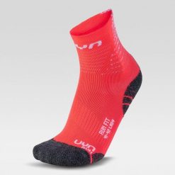 Skarpety do biegania damskie Uyn Run Fit Socks Red. Czerwone skarpetki Uyn, bez wzorów. Za 69.99 zł.