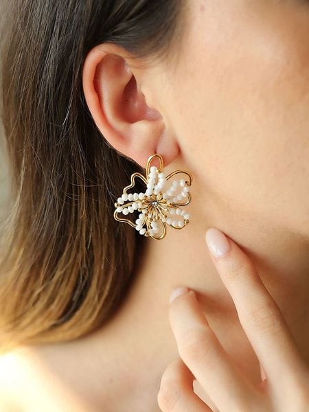 Charlize Pozłacane kolczyki-wkrętki z kryształami i cyrkoniami rozmiar: onesize. Białe kolczyki Charlize, z cyrkonią, pozłacane. Za 96.14 zł.