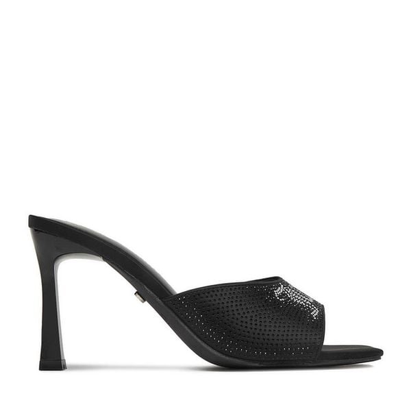 Klapki Juicy Couture. Czarne klapki Juicy Couture, bez wzorów, bez obcasa, bez zapięcia. Za 249.99 zł.