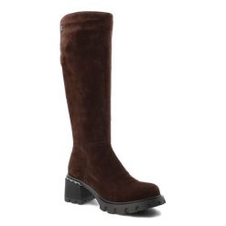 Brązowe Kozaki Artiker Eleganckie Buty Damskie. Brązowe kozaki Artiker, na zimę, bez wzorów, eleganckie, bez obcasa, na obcasie, bez zapięcia. Za 458.99 zł.