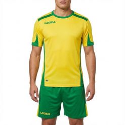 Zestaw piłkarski Setubal MC koszulka i spodenki żółto-zielone. Zielone szorty sportowe LEGEA, bez wzorów, z materiału, na fitness i siłownię. Za 56.00 zł.