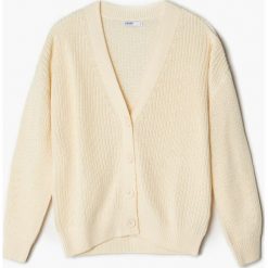 Kremowy kardigan - Kremowy. Białe swetry Cropp, l, bez wzorów, z bawełny, bez ramiączek. Za 79.99 zł.