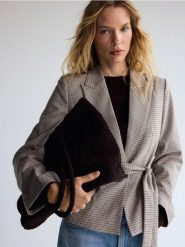 Marynarka z paskiem - wielobarwny. Marynarki i żakiety Reserved, l, bez wzorów, z tkaniny, bez ramiączek. Za 199.99 zł.