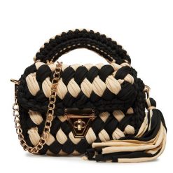 Torebka DeeZee. Czarne torebki klasyczne DeeZee, bez wzorów, klasyczne, bez dodatków. Za 129.99 zł.