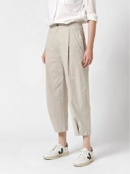 Rosner Spodnie materiałowe w kolorze kremowym rozmiar: W46/L27. Brązowe spodnie materiałowe Rosner, bez wzorów, z materiału. Za 195.99 zł.