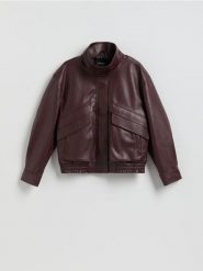 Kurtka z imitacji skóry - burgundowy. Czerwone kurtki Reserved, l, bez wzorów, ze skóry, bez kaptura. Za 259.99 zł.