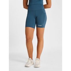 Szorty damskie Hummel Hiit Intensity. Niebieskie szorty sportowe Hummel, bez wzorów, z dresówki, na fitness i siłownię. Za 243.00 zł.