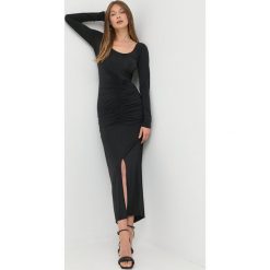 Notes du Nord sukienka kolor czarny maxi dopasowana. Czarne sukienki Notes du Nord, l, bez wzorów, z dzianiny, bez kołnierzyka, bez ramiączek, maxi, dopasowane. Za 489.99 zł.