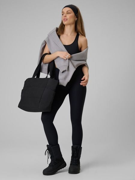 4F Legginsy dzianinowe prążkowane damskie - czarne M. Czarne legginsy 4f, bez wzorów, z dzianiny, długie. Za 129.99 zł.