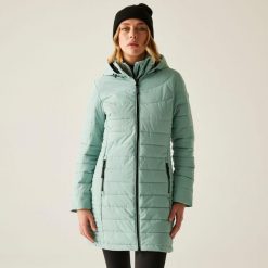 Płaszcz damski zimowy ocieplany Andria. Zielone płaszcze Regatta, na zimę, bez wzorów, z puchu, sportowe, bez kaptura. Za 372.00 zł.