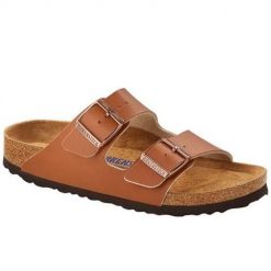 Klapki damskie Birkenstock Arizona BS. Brązowe klapki Birkenstock, bez wzorów, z materiału, bez obcasa, bez zapięcia. Za 576.00 zł.