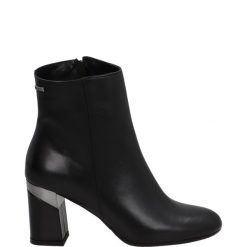 CZARNE BOTKI 2083 097 BLACK. Czarne botki Venezia, bez wzorów, ze skóry, bez obcasa, bez zapięcia. Za 299.00 zł.