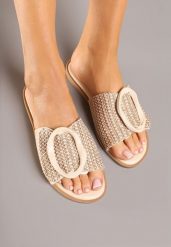 Beżowe Klapki Vices Ozdobione Geometryczną Aplikacją Arririanne. Brązowe klapki Renee, z aplikacjami, bez obcasa, na płaskiej podeszwie, bez zapięcia. Za 69.99 zł.