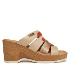 Klapki Pikolinos. Brązowe klapki Pikolinos, bez wzorów, bez obcasa, bez zapięcia. Za 369.99 zł.