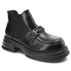 Czarne Botki Artiker Modne Wsuwane Obuwie Damskie. Czarne botki Artiker, bez wzorów, ze skóry, klasyczne, bez obcasa, bez zapięcia. Za 271.99 zł.