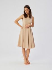 Stylove Sukienka w kolorze beżowym rozmiar: L. Brązowe sukienki Stylove, l, bez wzorów, bez kołnierzyka, bez ramiączek, midi, rozkloszowane. Za 319.95 zł.