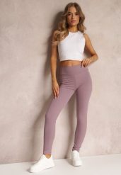 Fioletowe Legginsy z Szerokim Pasem i Prążkowanej Dzianiny Janent. Fioletowe legginsy Renee, bez wzorów, z dzianiny. W wyprzedaży za 55.99 zł.
