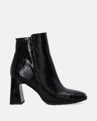 ELEGANCKIE BOTKI Z MOTYWEM ZWIERZĘCYM L004CRBLOBB034. Botki Venezia, bez wzorów, z lakierowanej skóry, eleganckie, bez obcasa, bez zapięcia. Za 429.00 zł.