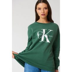 Calvin Klein Bluza Crew Neck True Icon - Green. Bluzy z polaru marki Calvin Klein. W wyprzedaży za 242.97 zł.