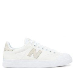 Trampki New Balance. Białe trampki New Balance, bez wzorów, bez zapięcia. Za 319.99 zł.