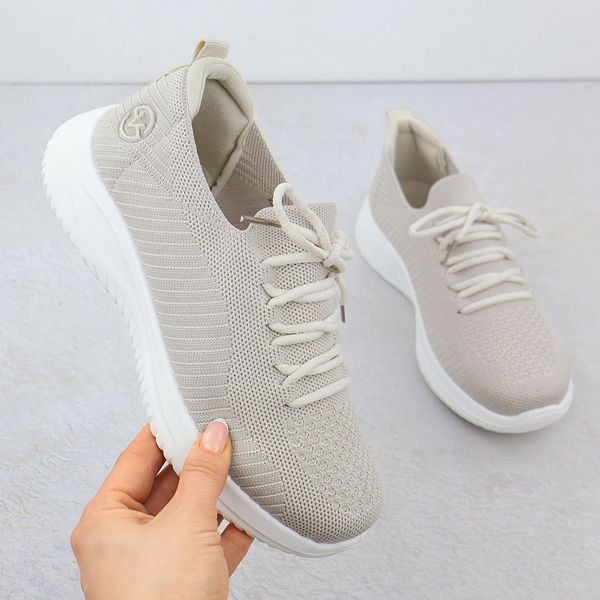 Półbuty sportowe damskie czarne Vinceza 17366. Czarne buty sportowe lifestyle VINCEZA, bez wzorów, z materiału, sportowe, bez zapięcia. Za 67.50 zł.