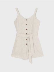 Bawełniany kombinezon letni z ozdobnymi guzikami - kremowy. Białe kombinezony Sinsay, na lato, l, bez wzorów, z bawełny, bez kołnierzyka, bez ramiączek. W wyprzedaży za 22.99 zł.