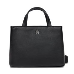 Torebka Tommy Hilfiger. Czarne torebki klasyczne Tommy Hilfiger, bez wzorów, klasyczne, bez dodatków. Za 439.99 zł.