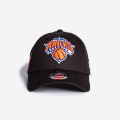 Czapka z daszkiem do koszykówki NBA New Era New York Knicks. Czapki z daszkiem New Era, bez wzorów, klasyczne. Za 129.99 zł.