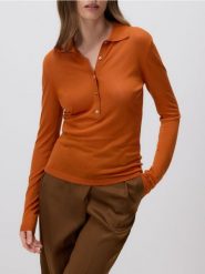 Bluzka polo z lyocellu - miedziany. Brązowe bluzki Reserved, l, bez wzorów, z dzianiny, bez kołnierzyka, bez ramiączek. W wyprzedaży za 119.99 zł.