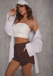 Brązowe Szorty w Sportowym Stylu z Siateczką i Podszewką Elishka. Brązowe szorty Renee, bez wzorów, sportowe. Za 69.99 zł.