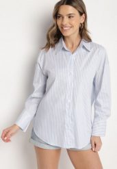 Niebieska Bawełniana Koszula Oversize w Prążki Zdobiona Metaliczną Nicią Paserella. Niebieskie koszule Born2be, l, z aplikacjami, z bawełny, eleganckie, bez kołnierzyka, bez ramiączek. W wyprzedaży za 84.99 zł.