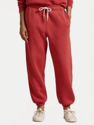 Polo Ralph Lauren Spodnie dresowe 211943009 Czerwony Regular Fit. Czerwone spodnie dresowe Polo Ralph Lauren, bez wzorów, z bawełny. Za 379.99 zł.