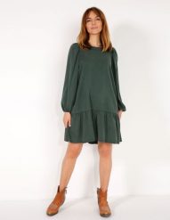 Sukienka z lyocellu. Zielone sukienki Unisono, s, bez wzorów, z lyocellu, bez kołnierzyka, bez ramiączek. Za 289.00 zł.