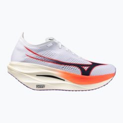 Buty do biegania Mizuno Wave Rebellion Pro 3. Białe buty do biegania Mizuno, bez wzorów, bez zapięcia, do biegania, mizuno wave. Za 749.99 zł.