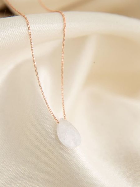 Lodie Silver Srebrny naszyjnik z kamieniem ozdobnym - dł. 43 cm rozmiar: onesize. Białe naszyjniki Lodie Silver, z materiału, srebrne. Za 52.42 zł.