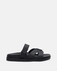 KLAPKI DAMSKIE W KOLORZE CZARNYM 8681 PELLE NERO. Czarne klapki Venezia, bez wzorów, ze skóry, bez obcasa, bez zapięcia. Za 499.00 zł.